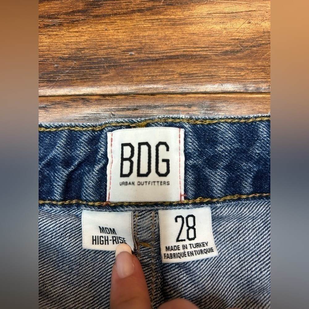 BDG High-Waisted Mom Jean – Distressed - Picture 7 of 9